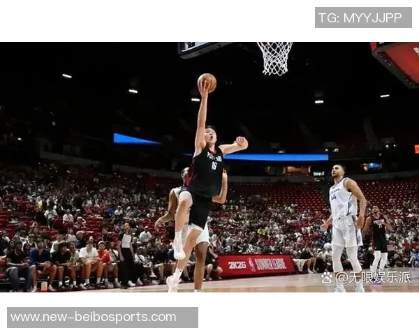 34号秀卡尔克布伦纳半场完美表现6投全中贡献13分4篮板1抢断1盖帽