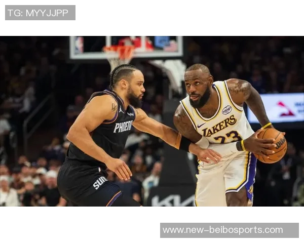 布克回应三分犯规争议称需查规则手册并提及狄龙被詹姆斯撞倒事件 布克回应三分犯规争议称需查规则手册并提及狄龙被詹姆斯撞倒事件